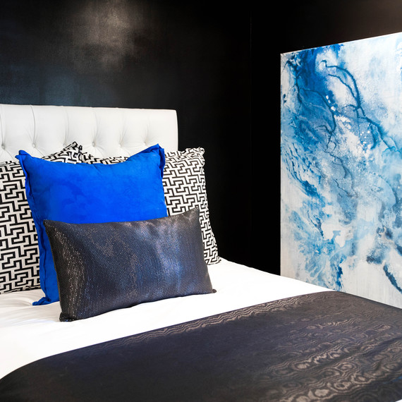 black-walls-bedroom-1016.jpg (skyword:354939)