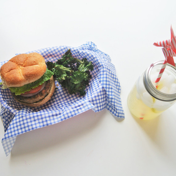 chicken-burger-kids-0216.jpg (skyword:229634)