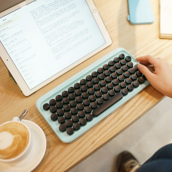 mechanical-keyboard-0117.jpg (skyword:391630)