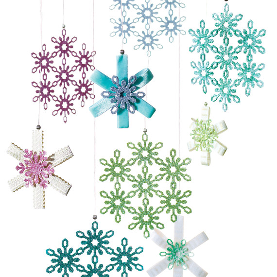 mld106493_1210_ornament3.jpg