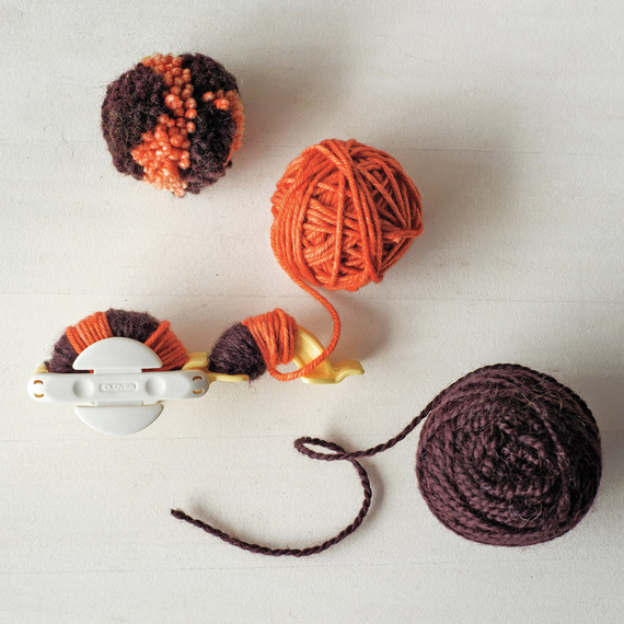 pom-poms-how-to-md108966.jpg
