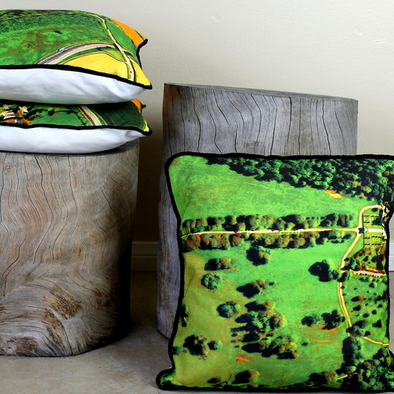 three-google-map-pillows.jpg (skyword:191834)