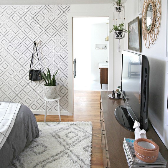 Caycee-Bedroom-Makeover-4.jpg (skyword:243196)