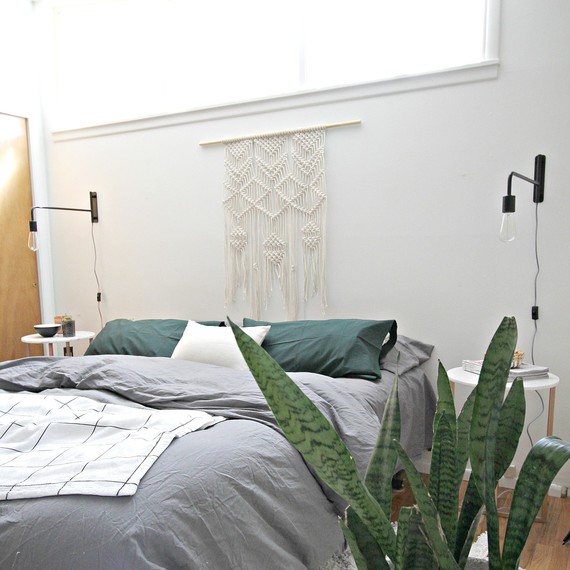 Caycee-Bedroom-Makeover-7.jpg (skyword:243199)