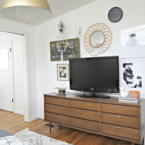 Caycee-Bedroom-Makeover-8.jpg (skyword:243195)