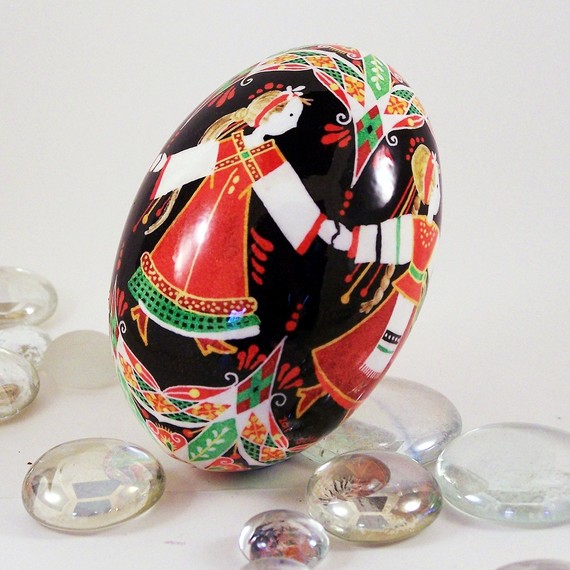 dancing-girl-pysanky-0215