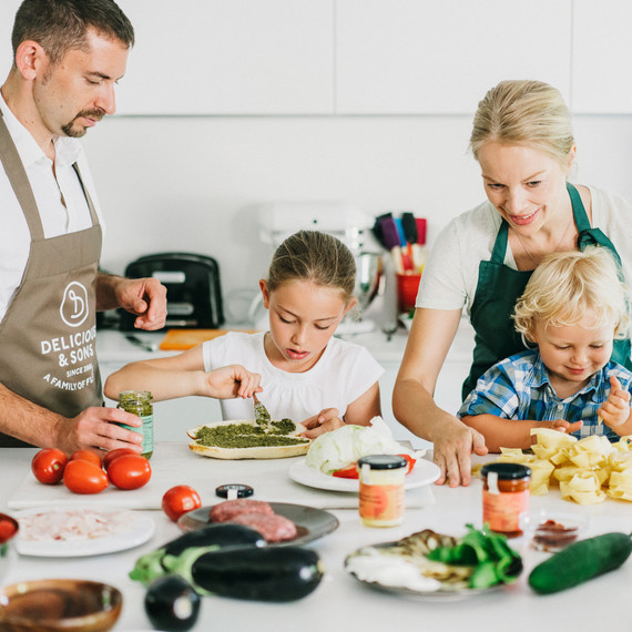 delicious-and-sons-family