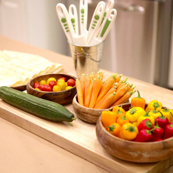 kids-cooking-veggies-0216.jpg (skyword:226676)