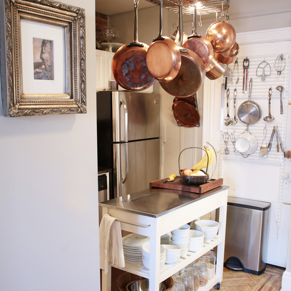 kitchen-hanging-pots-0215.jpg