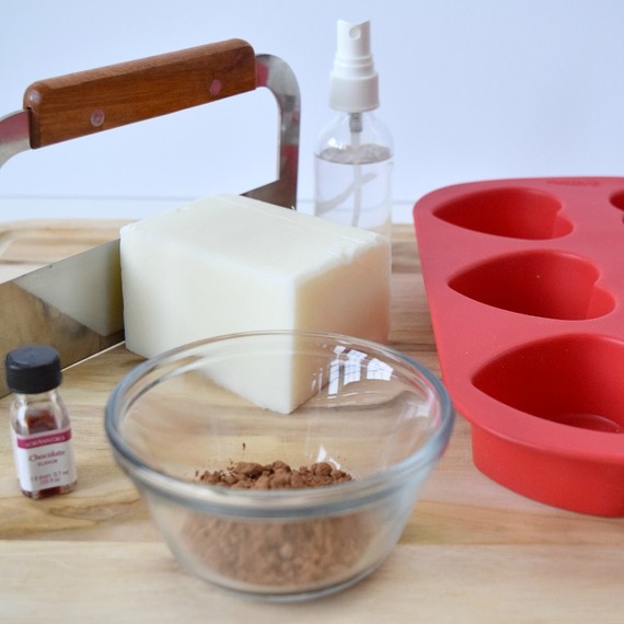milk-chocolate-soap1-0117.jpg (skyword:389132)