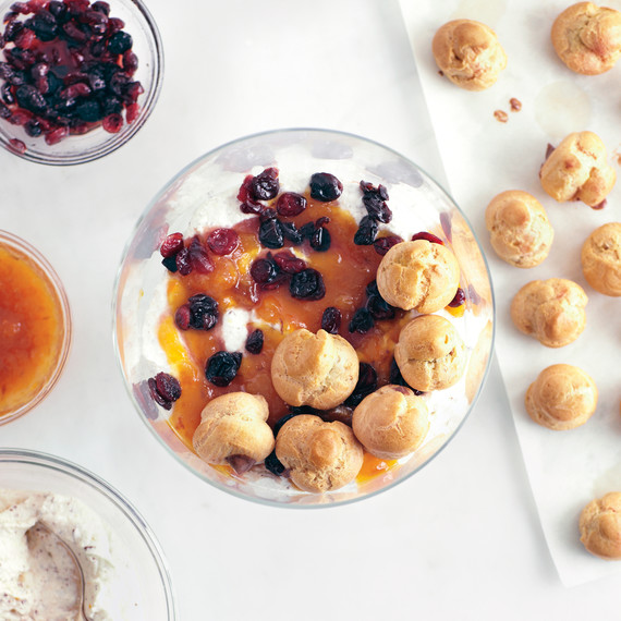 trifle-how-to-2-mld110575.jpg