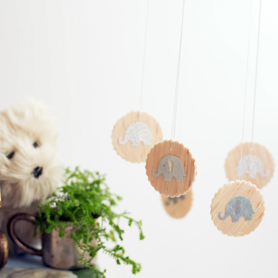 wood-elephant-mobile-0115.jpg