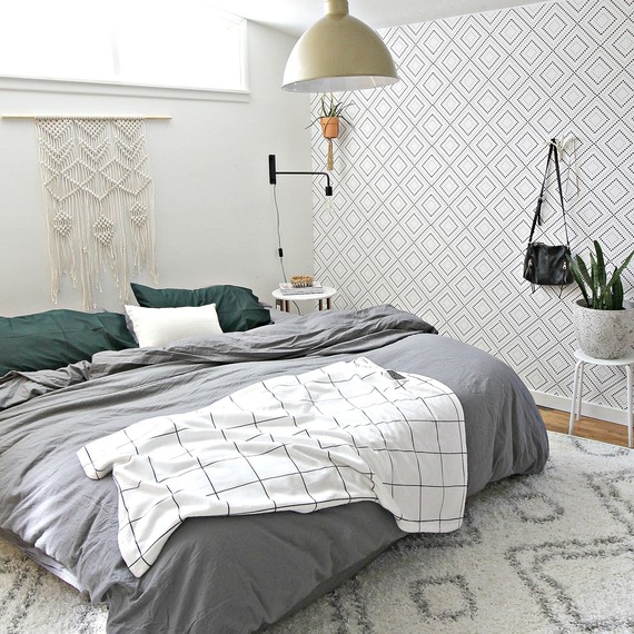 Caycee-Bedroom-Makeover-10.jpg (skyword:243201)
