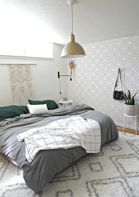 Caycee-Bedroom-Makeover-11.jpg (skyword:243149)
