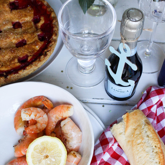 americana_hosting_tableset_0622.jpg (skyword:293687)