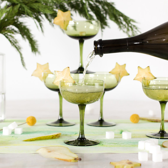 cocktail_holiday_champagne_1217.jpg (skyword:213249)