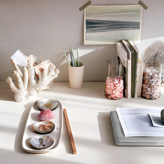 desk-tableau-0119-ld111003.jpg