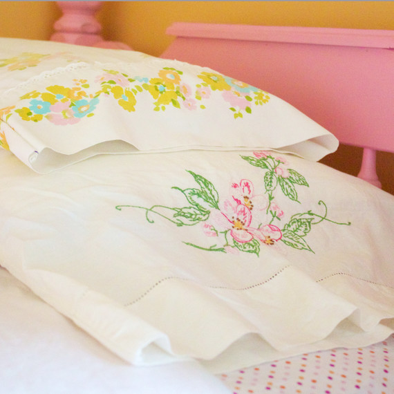 girls-room-makeover-1-0115.jpg