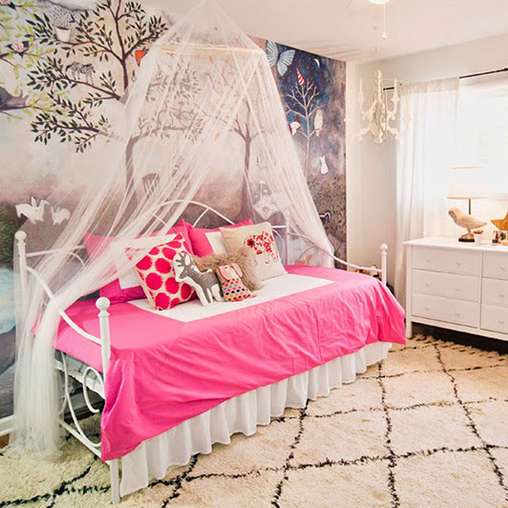 kylie-room-makeover-4-0915.jpg (skyword:185894)