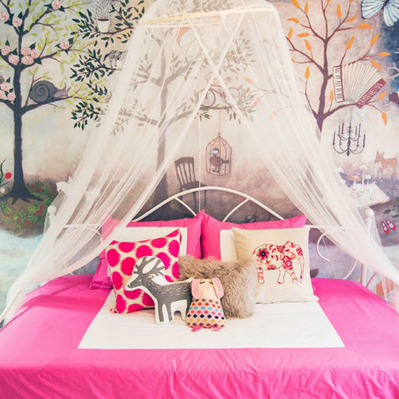 kylie-room-makeover-5-0915.jpg (skyword:185893)