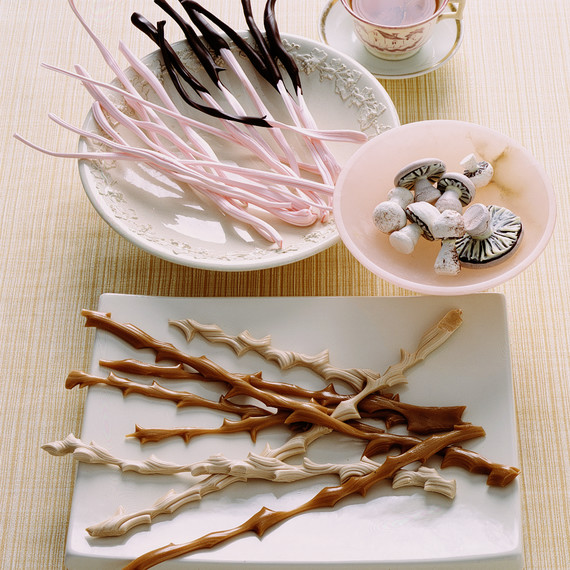 la100161_1203_twigswteacup.jpg