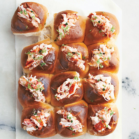lobster-rolls-1300-d111358.jpg