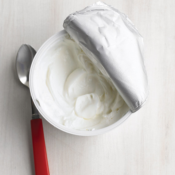 med104900_0609_greekyogurt.jpg