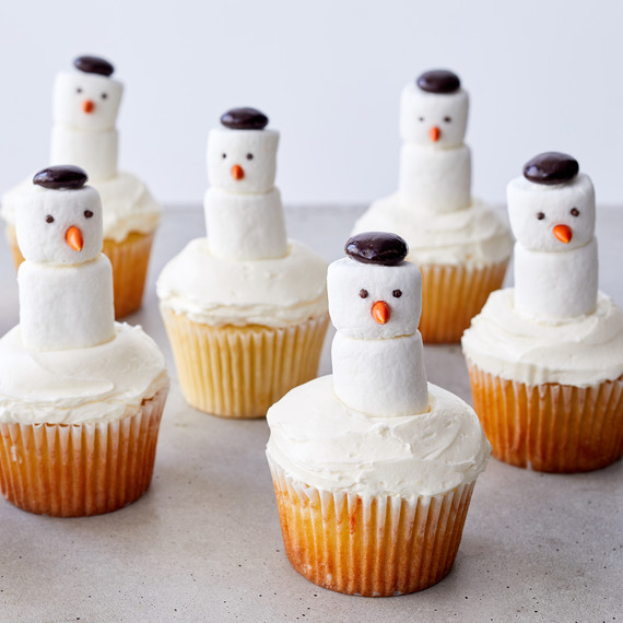 snowman cupcakes with marshmallows snowman cupcakes with marshmallows