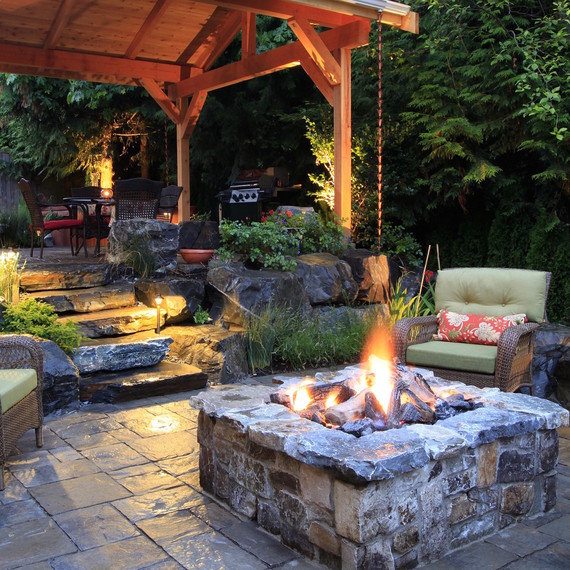 stacked-stone-firepit-1116.jpg (skyword:359659)