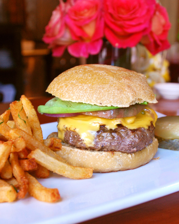 4001_091508_baconcheeseburg.jpg