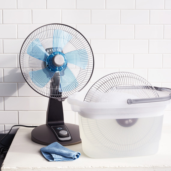 fan-soapy-water-043-d111805.jpg