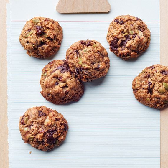 granola-cookies-008-d111260.jpg