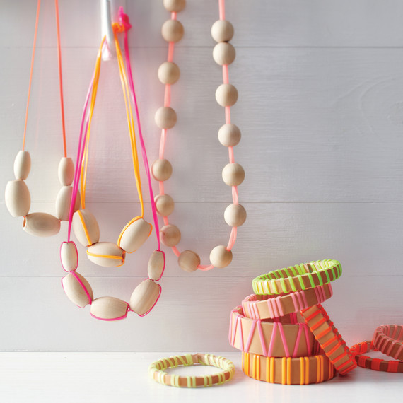 lanyard-necklaces-mld108754.jpg