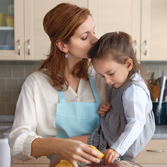 mld106979_0411_mom_daughter.jpg