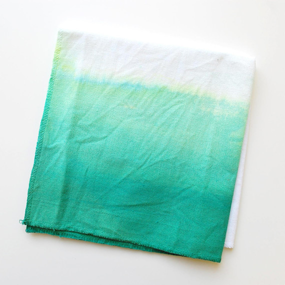 ombre-dip-dye-napkin-1-0315.jpg