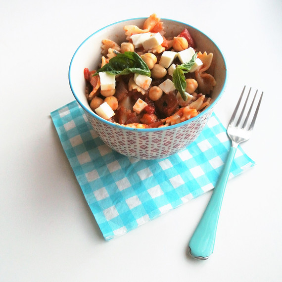 pasta-chickpeas-tomato-0216.jpg (skyword:229610)