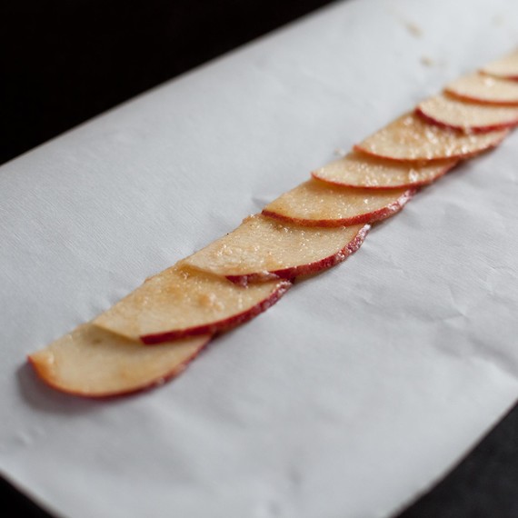 Line up the apples