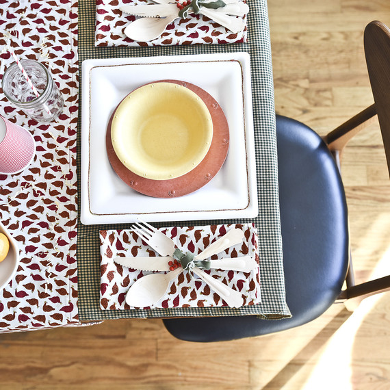 DIY_THANKSGIVING_NAPKIN_1119_10.jpg (skyword:204575)
