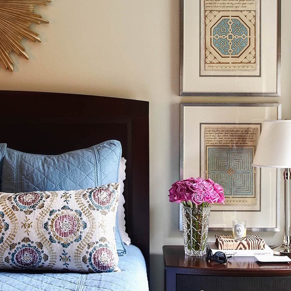Guestroom-bedside-table-1215.jpg (skyword:209737)