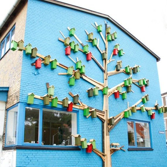 Artist Thomas Dambo has built over 3,500 birdhouses from recycled materials and scrapwood. Artist Thomas Dambo has built over 3,500 birdhouses from recycled materials and scrapwood.
