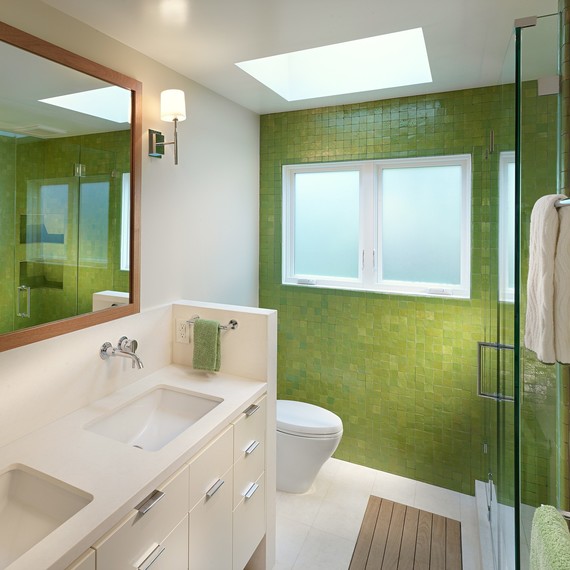 bright-bathroom-remodel-0916.jpg (skyword:342418)