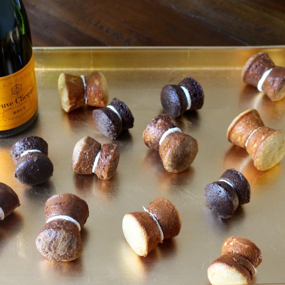 champagne-cupcake-corks-0216.jpg (skyword:234401)