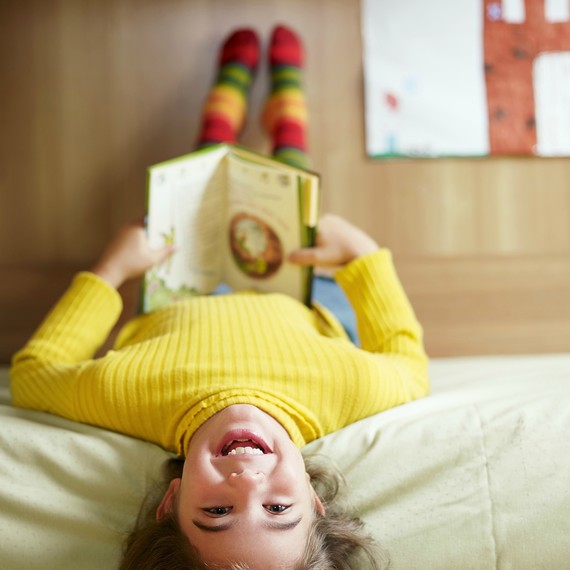 childrens-reading-nook1-0316.jpg (skyword:241316)