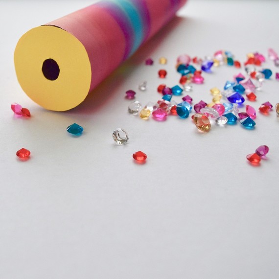 diy-kaleidoscope-step8a-0517.jpg (skyword:431495)