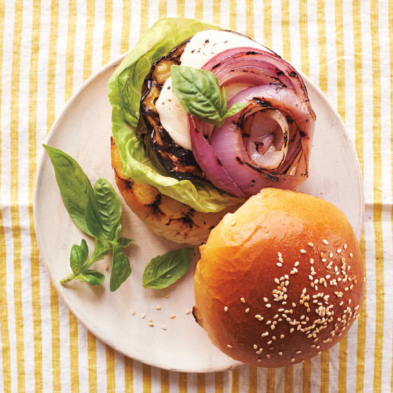 eggplant-burger-024-ld111042.jpg
