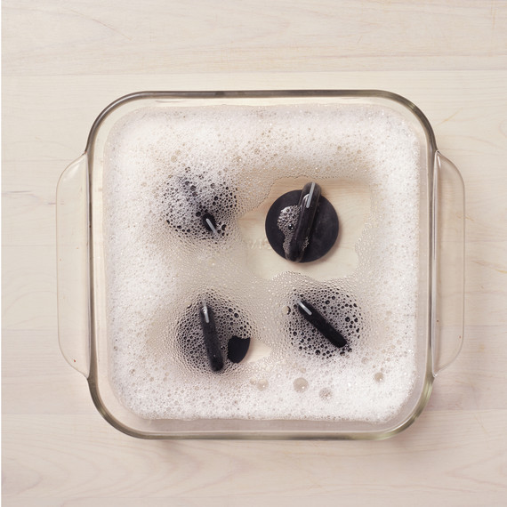 oven-knobs-soaking-mld110972.jpg