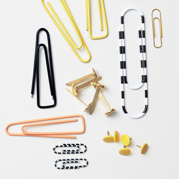 paperclips-tacks-047-d112125.jpg