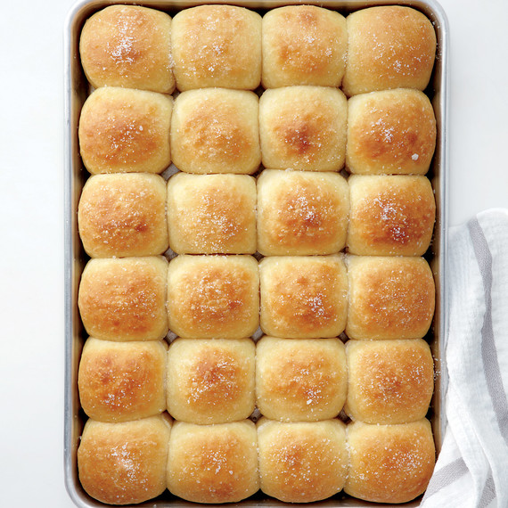 parker-house-rolls-med107616.jpg