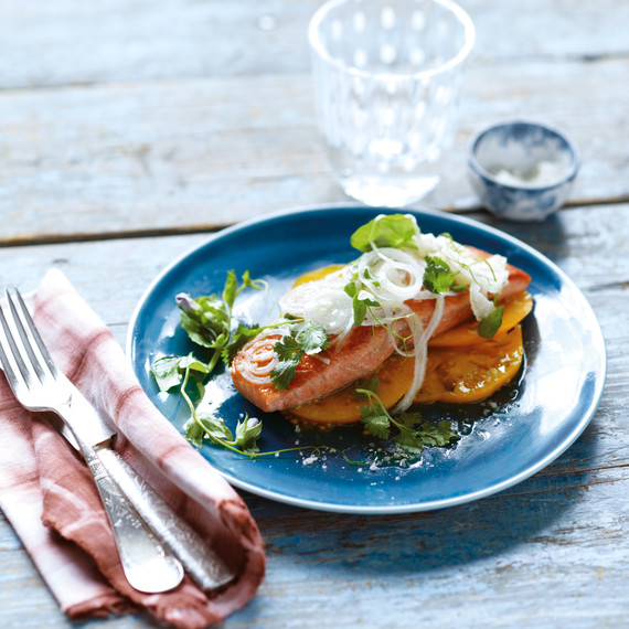 salmon-fresh-onion-mld107621.jpg