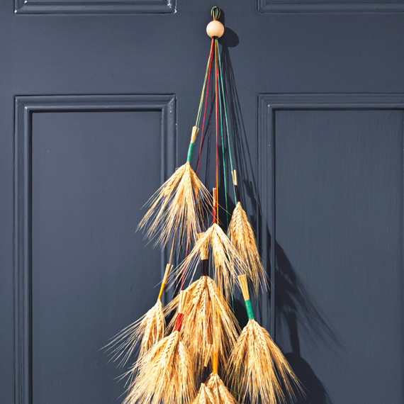 wheat-door-decor-037-d111372.jpg